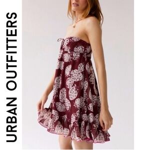 URBAN OUTFITTERS UO Davina Strapless Babydoll Mini Dress Strawberry Flowy